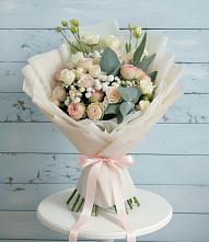 Букет цветов из:  Розы и Лизиантусы в Талакан