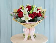 Букет цветов из:  Лилии и Розы в Талакан