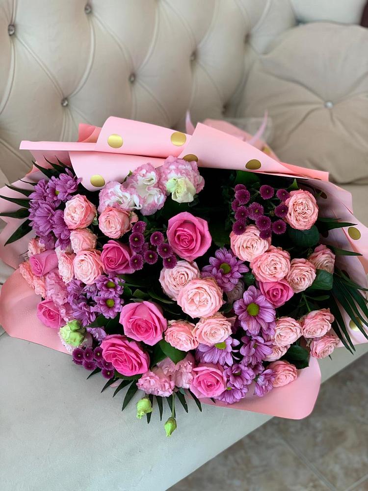 Букет цветов из: Хризантемы, Розы и Лизиантусы в Талакан