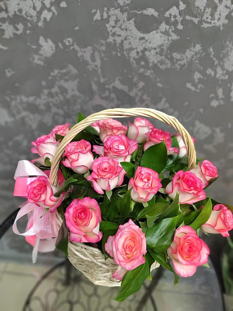 Цветочная композиция из Розы в корзине в Талакан