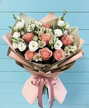 Букет цветов из:  Розы, Альстромерии и Лизиантусы в Талакан