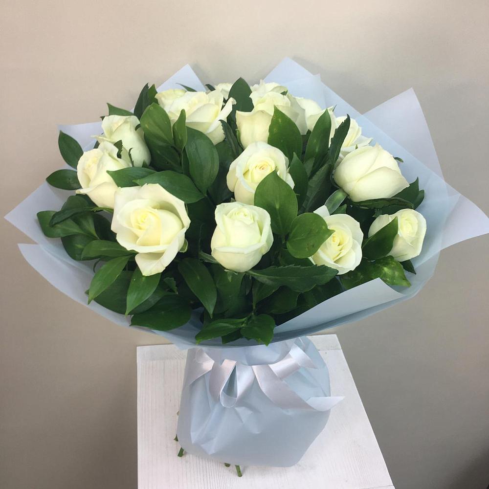 Букет 15 Белых роз Проуд в Талакан
