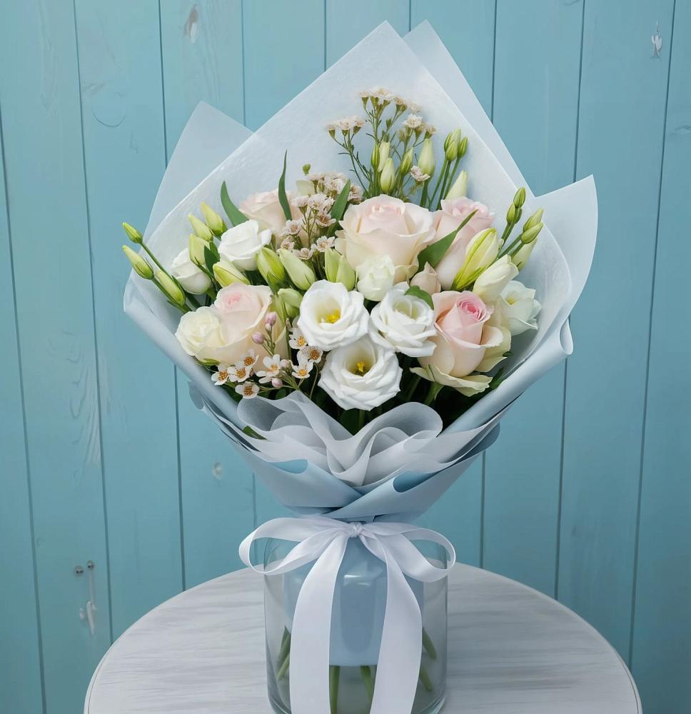 Букет цветов из: Розы и Лизиантусы в Талакан