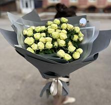 Букет Белые кустовые розы Солинеро в Талакан