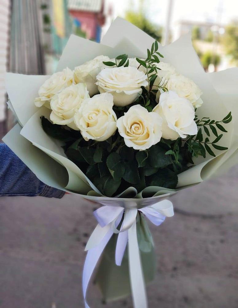 Букет Белые розы Проуд в Талакан