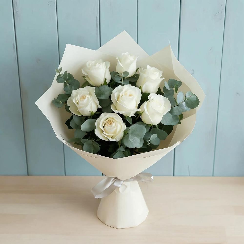 Букет Белые розы в Эвкалипте в Талакан