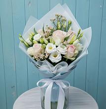 Букет цветов из:  Розы и Лизиантусы в Талакан