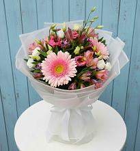 Букет цветов из:  Герберы, Альстромерии и Лизиантусы #REPLACE_PRED# Талакан