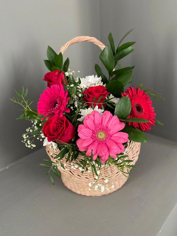Цветочная композиция из Розы, Хризантемы и Герберы в корзине в Талакан