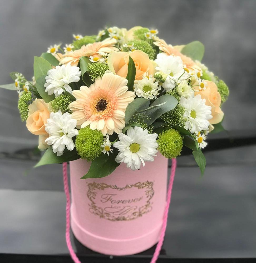 Цветочная композиция из Розы, Герберы и Хризантемы в шляпной коробке в Талакан