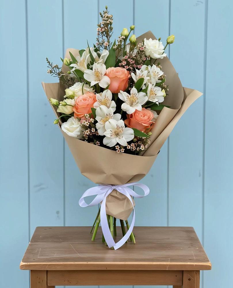 Букет цветов из: Альстромерии, Лизиантусы, Розы и Хризантемы в Талакан