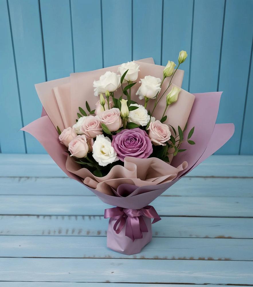 Букет цветов из: Розы и Лизиантусы в Талакан